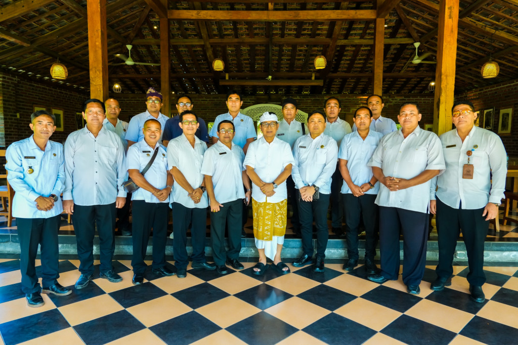 Bupati Adi Arnawa Berikan Pengarahan Kepada Pengurus FK3D Se-Kabupaten Badung